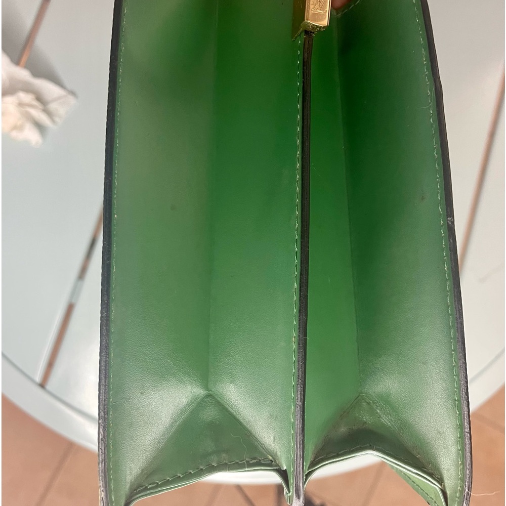 COPY - LOUIS VUITTON Epi Capucines Shoulder Bag Green - Picture 4 of 14